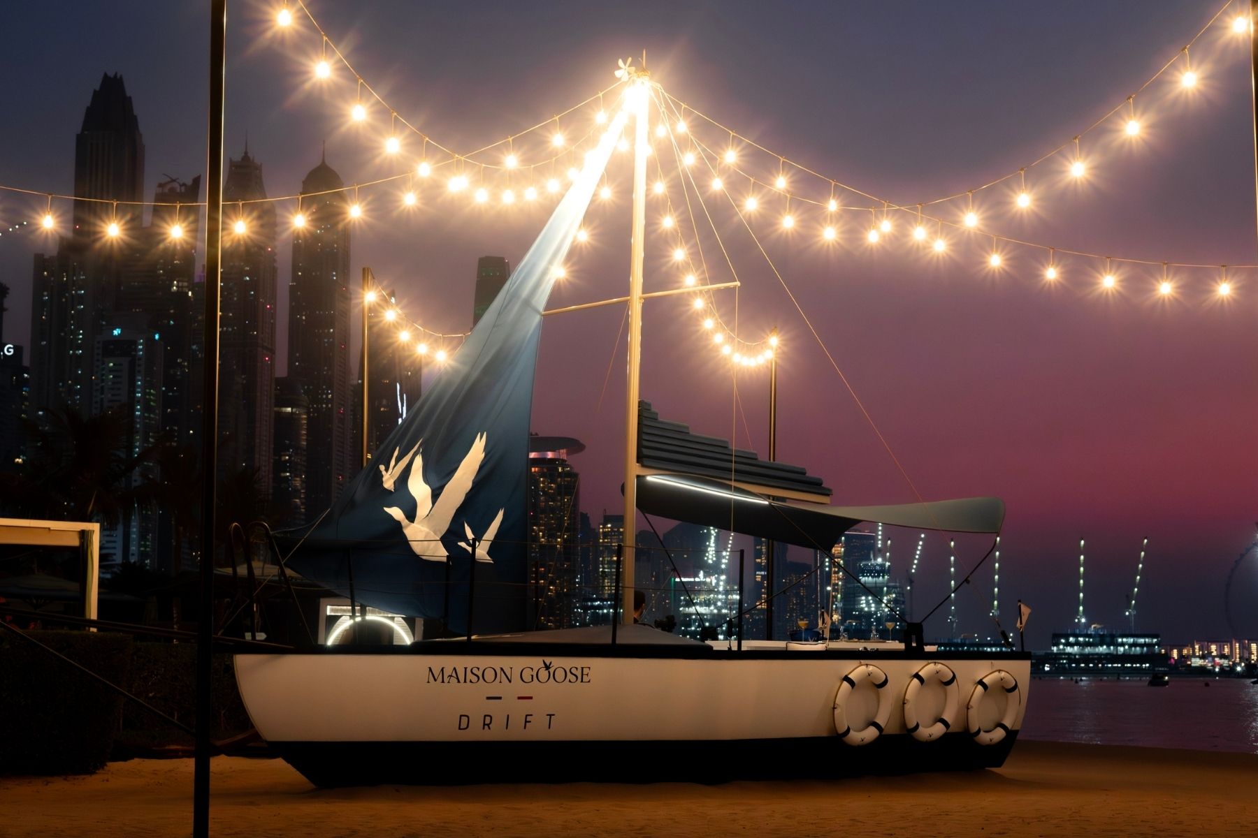 Choose the Maison Goose in Dubai Beach